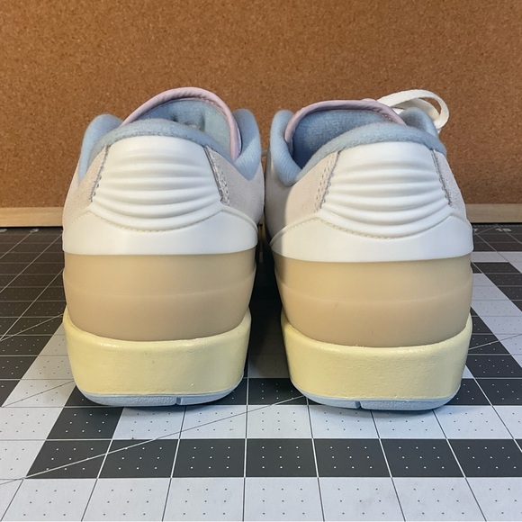 Nike air Jordan 🔥2 
‘ look, up in the air’
NWOT - Picture 7 of 17